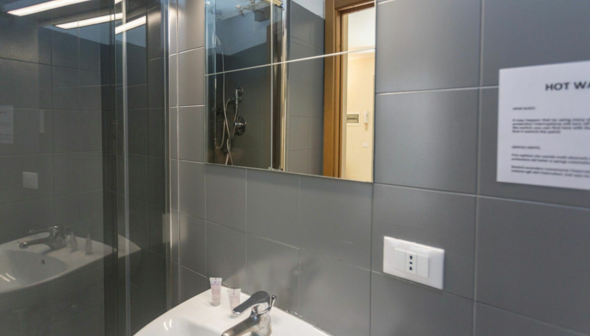 Short Rent Apartments Милано Екстериор снимка