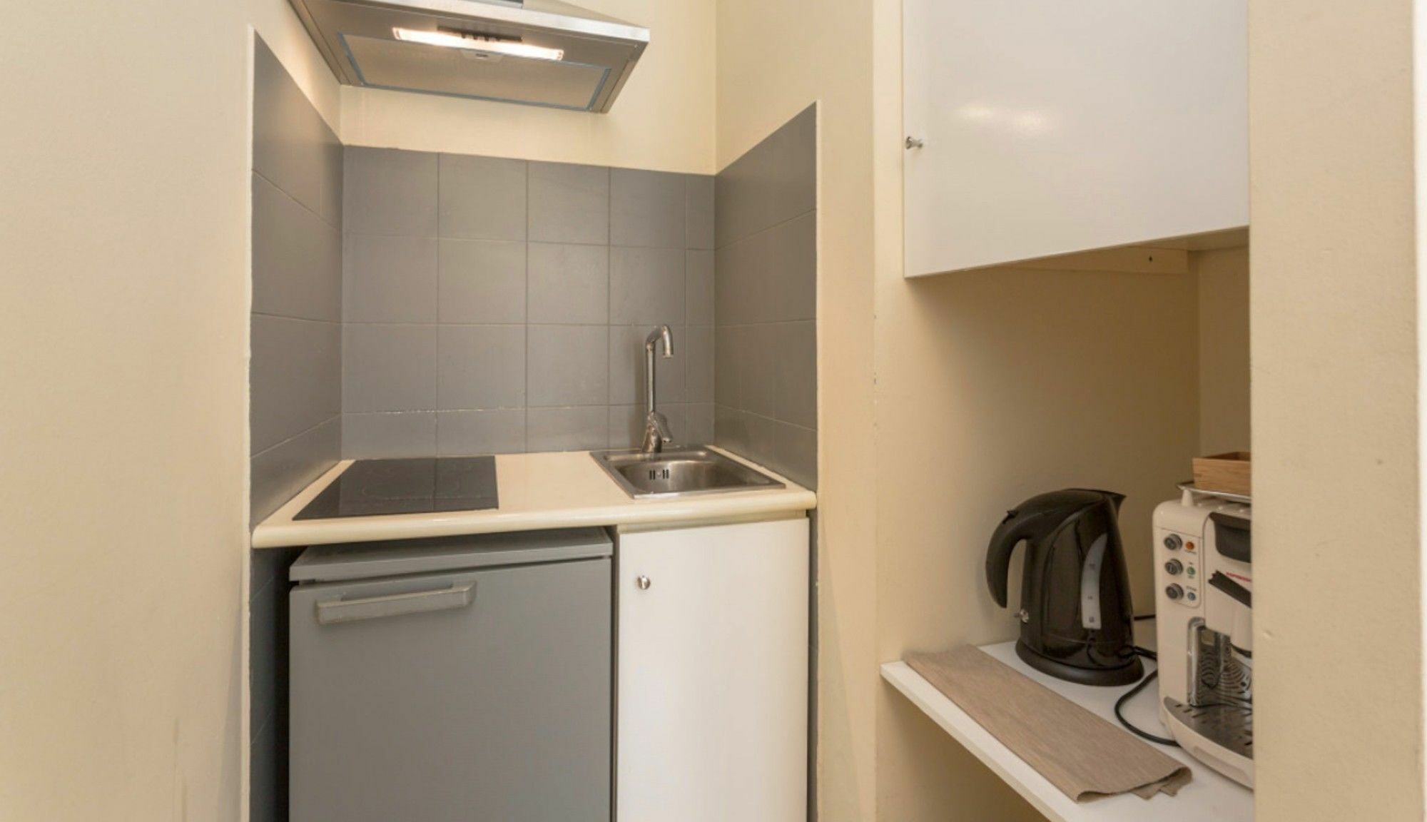 Short Rent Apartments Милано Екстериор снимка