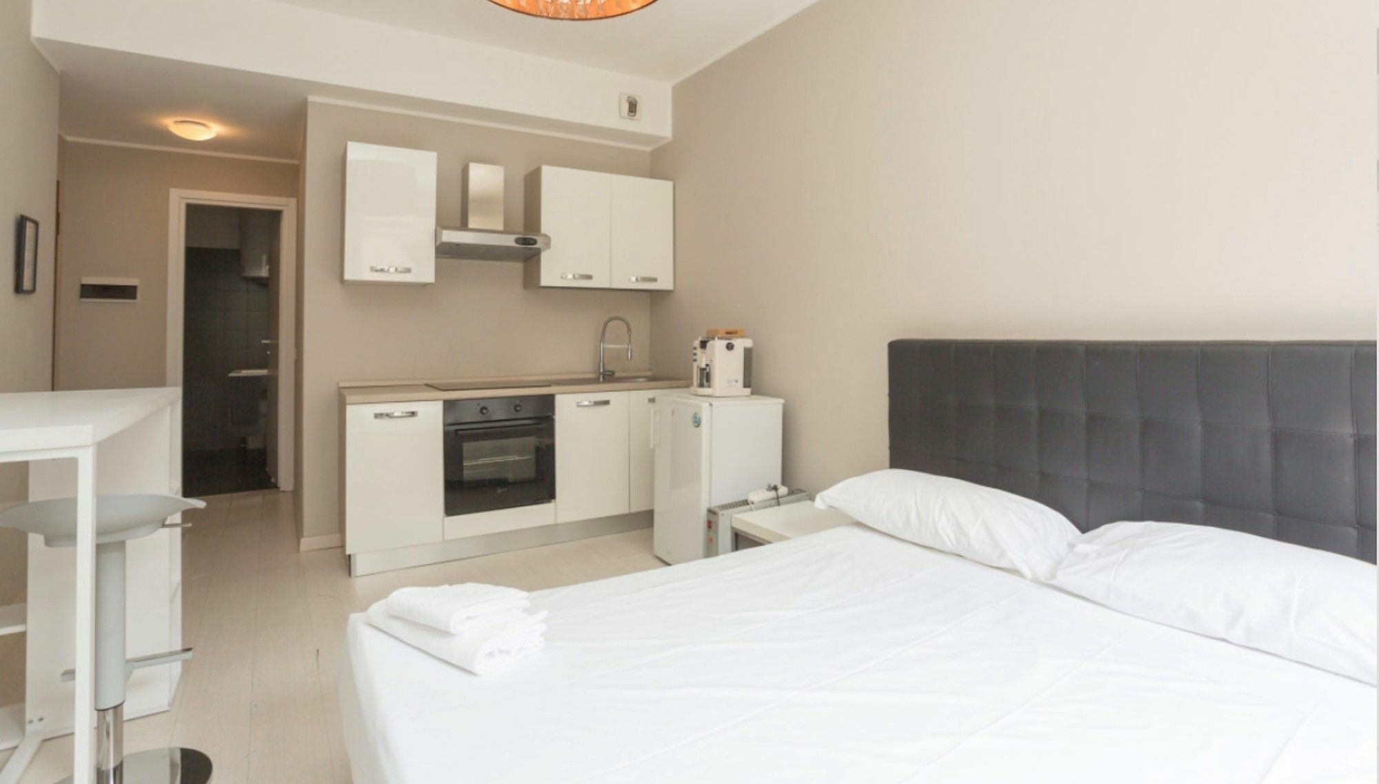 Short Rent Apartments Милано Екстериор снимка